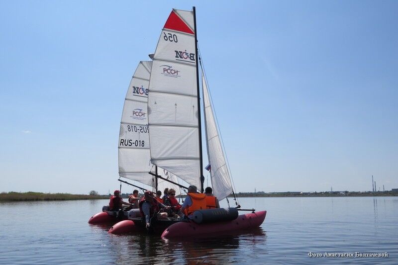 В Кургане прошли мастер-классы и соревнования по инклюзивному парусному спорту