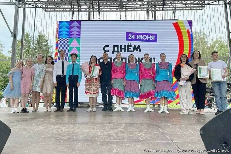 Губернатор Курганской области Вадим Шумков наградил лауреатов молодежной премии