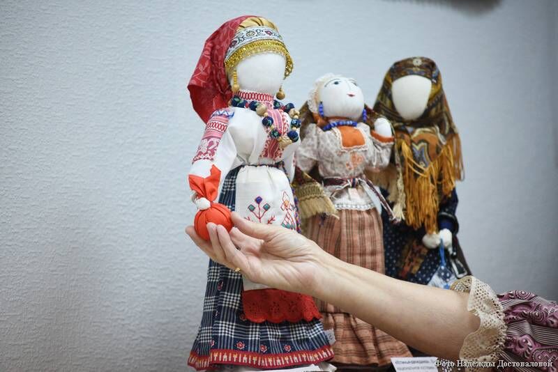 «Кукольные прогулки в книжном переулке»