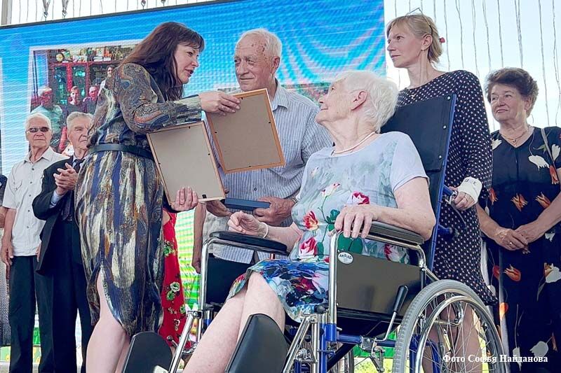 В Кургане отметили День семьи, любви и верности