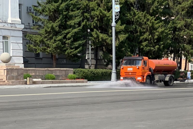 В Кургане поливальные машины выведены для борьбы с жарой