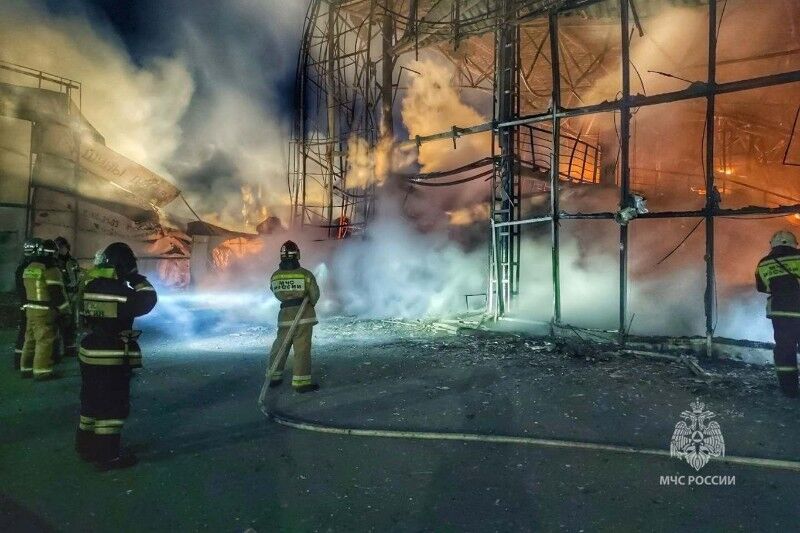 В Кургане ликвидирован крупный пожар на улице Бурова-Петрова