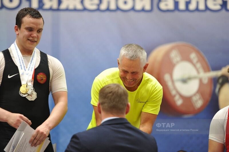 Зауральские тяжелоатлеты победили на юниорском первенстве России