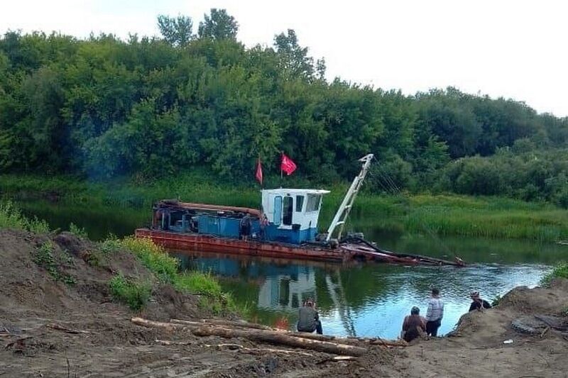 В Кургане ускорили темпы расчистки Тобола в районе Омского моста
