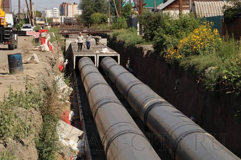 В Кургане на улице Правды продолжаются работы по ремонту тепломагистрали