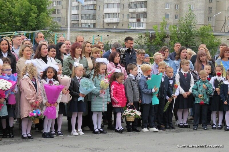 Курганская гимназия №27 приняла 112 первоклассников