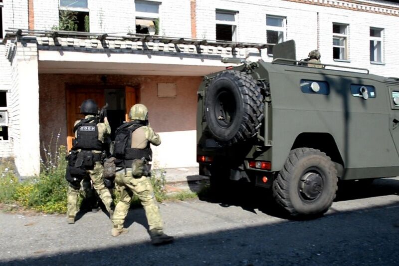 В Кургане СОБР и ОМОН провели совместные занятия по боевой подготовке