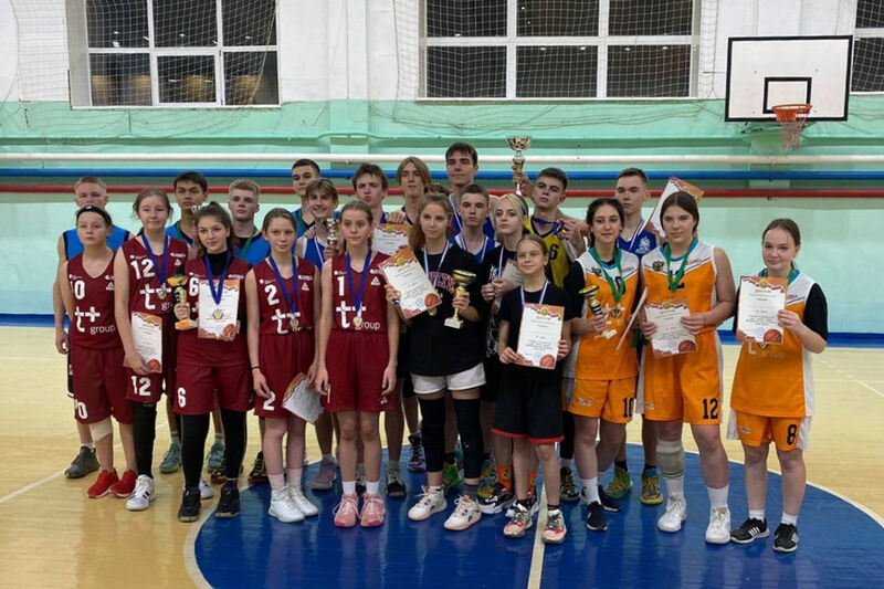 В Кургане прошел традиционный турнир по баскетболу