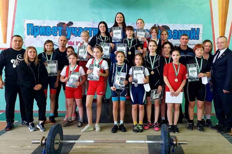 Зауральские тяжелоатлеты стали лучшими в региональном первенстве