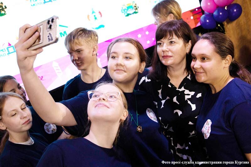 Глава города Елена Ситникова встретилась с молодежными лидерами Кургана