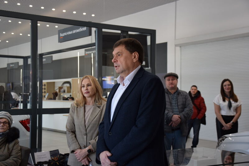 Пострадавшие на производстве зауральцы получили новые автомобили