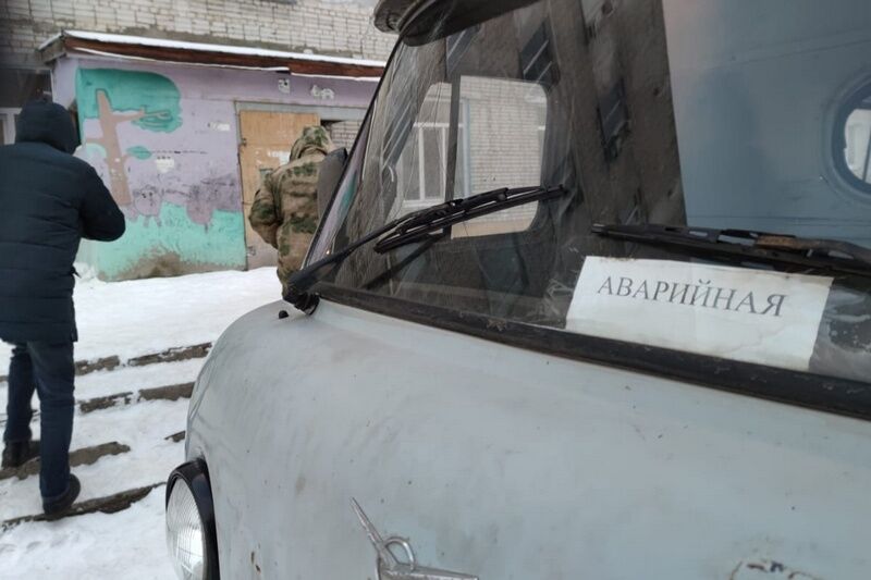 В Кургане департамент ЖКХ взял на контроль два дома, где выломали двери и лопнули трубы в мороз