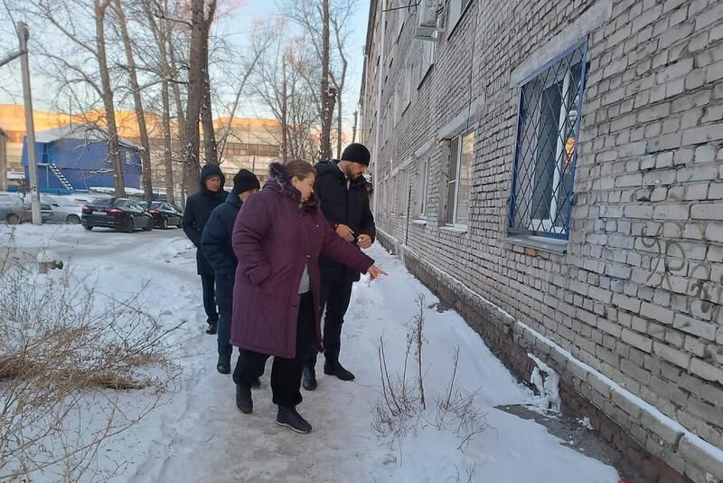 В Кургане взялись за ремонт проблемного дома по проспекту Машиностроителей, 11а