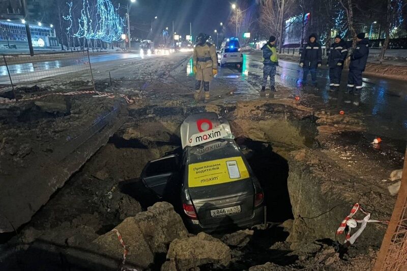 Компания «Максим» выделила деньги на похороны погибшего в Кургане водителя