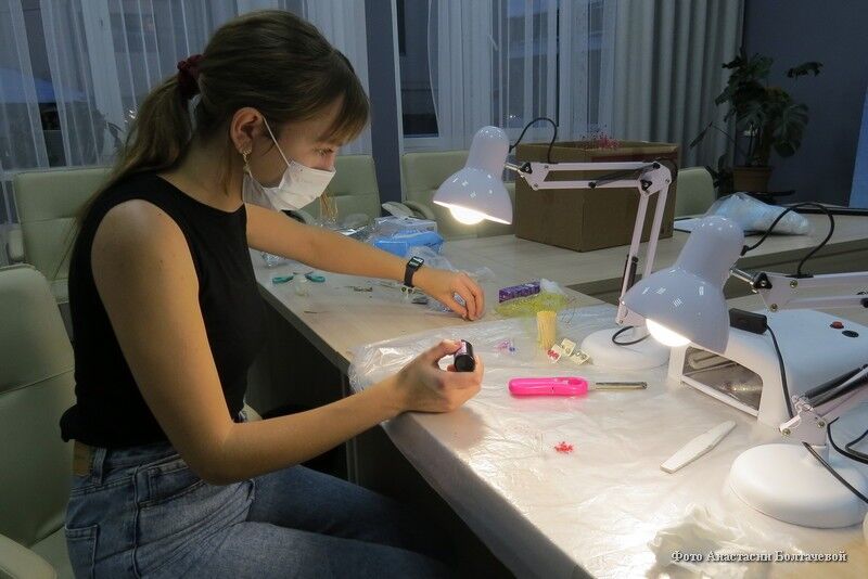 В библиотеке имени Югова курганцы могут сделать эксклюзивные украшения