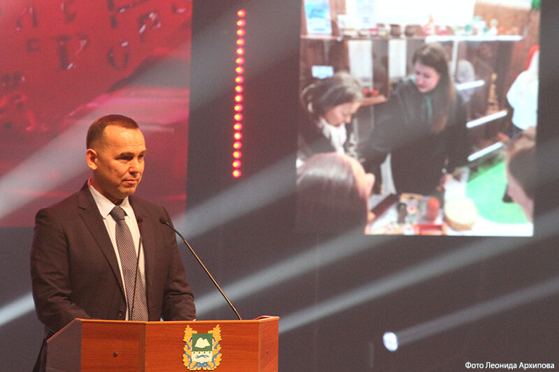 Жителей Курганской области наградили в честь 81-летия региона и старта Года семьи