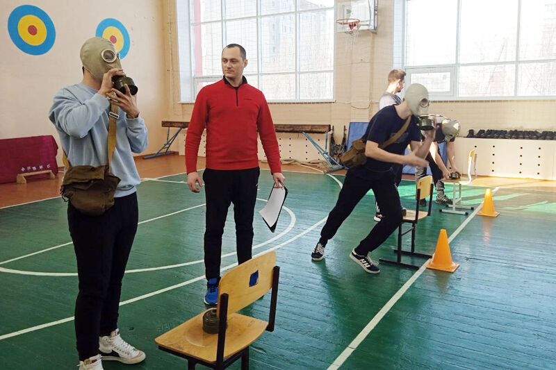 В курганской школе № 50 прошла военизированная эстафета для старшеклассников