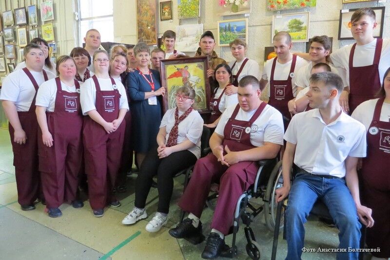 Курганцы с ментальными нарушениями развития передали в фонд «Защитники Отечества» икону Георгия Победоносца