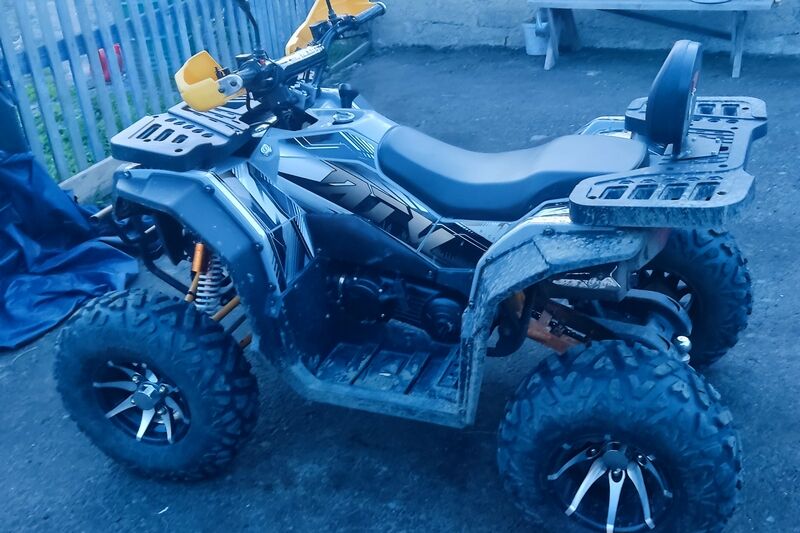 Подросток катал 10-летнюю сестру на квадроцикле по дороге в Курганской области