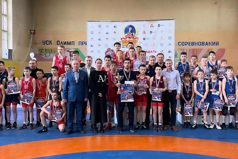 Зауральские борцы – победители турнира городов Урала