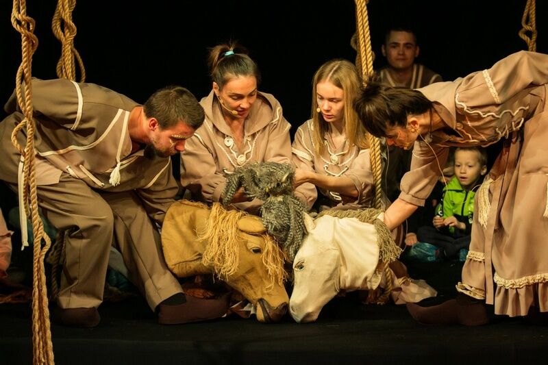 Курганский «Гулливер» принял у себя театр из Магадана