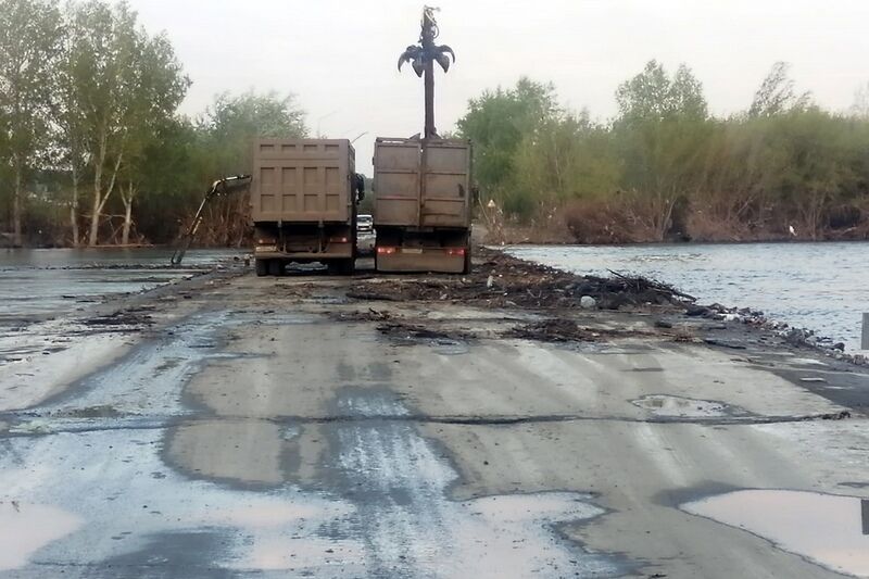 В Кургане расчистили Мало-Чаусовский мост