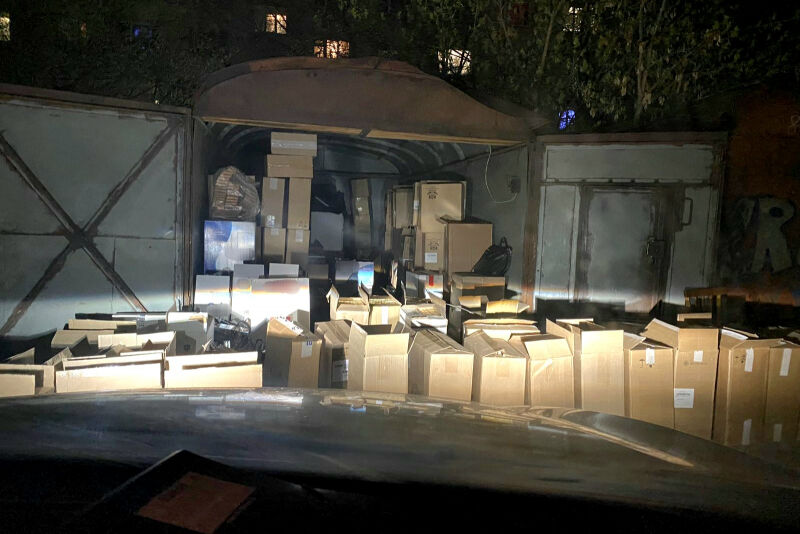 У курганца изъяли 81 тысячу немаркированных пачек сигарет