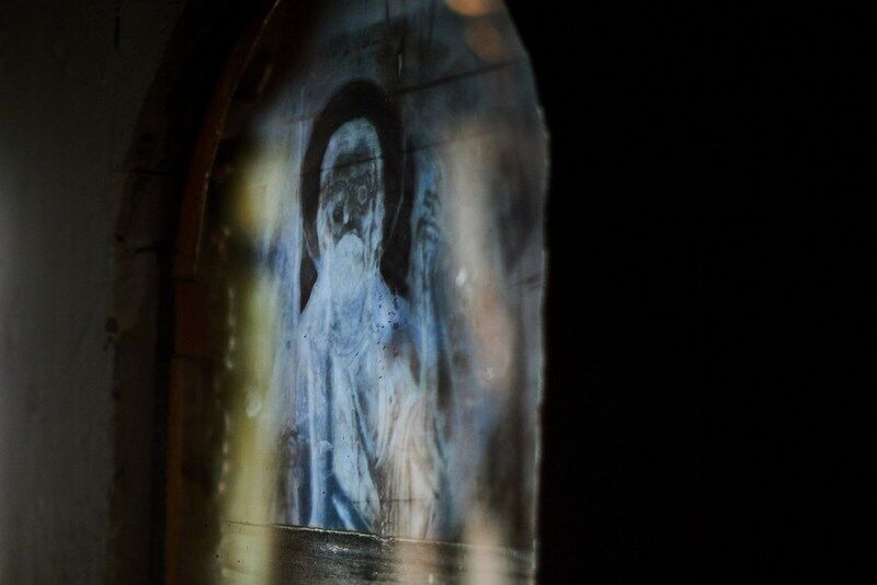 Лики святых появились на стёклах киотов в курганском храме в Смолино