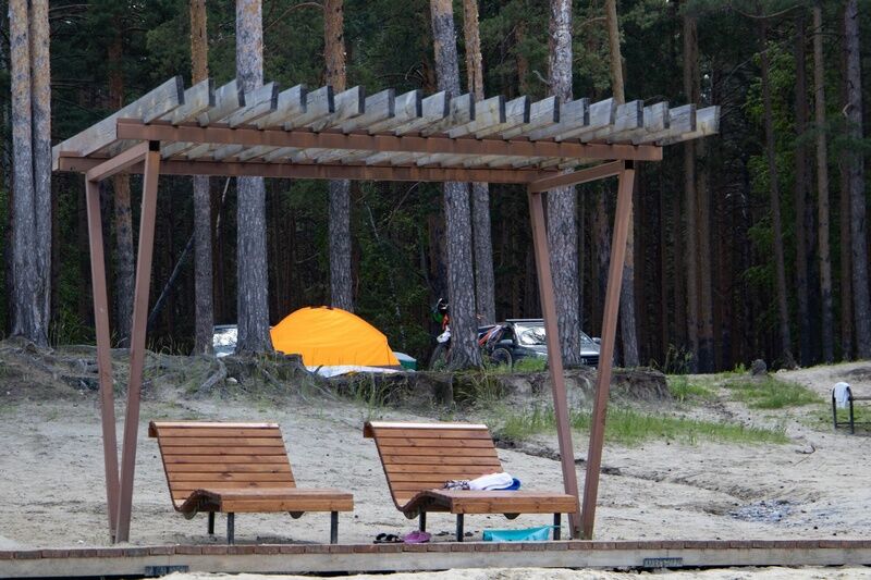 В Кургане обновили обустройство пляжа на Голубых озерах