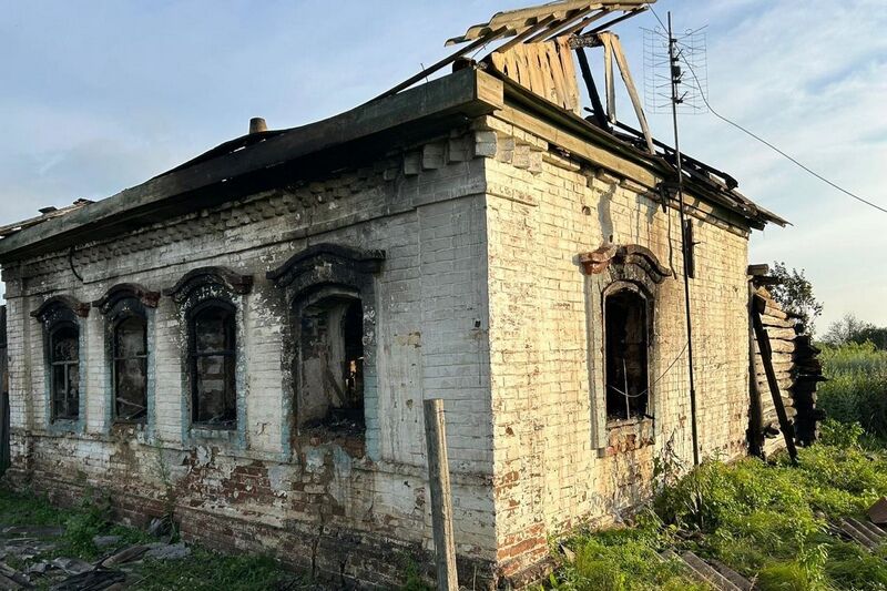 Один человек погиб и один пострадал при пожаре в Зауралье