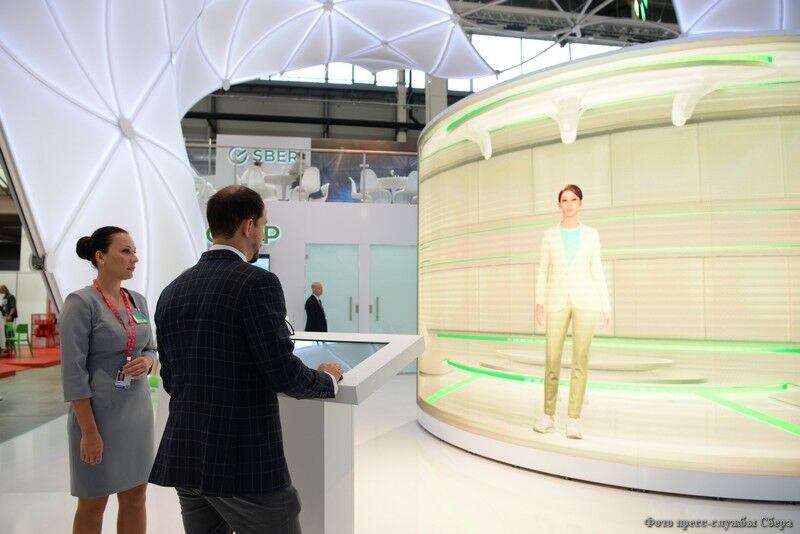 О технологиях и проектах Сбера посетителям «Иннопрома» расскажет цифровой консультант
