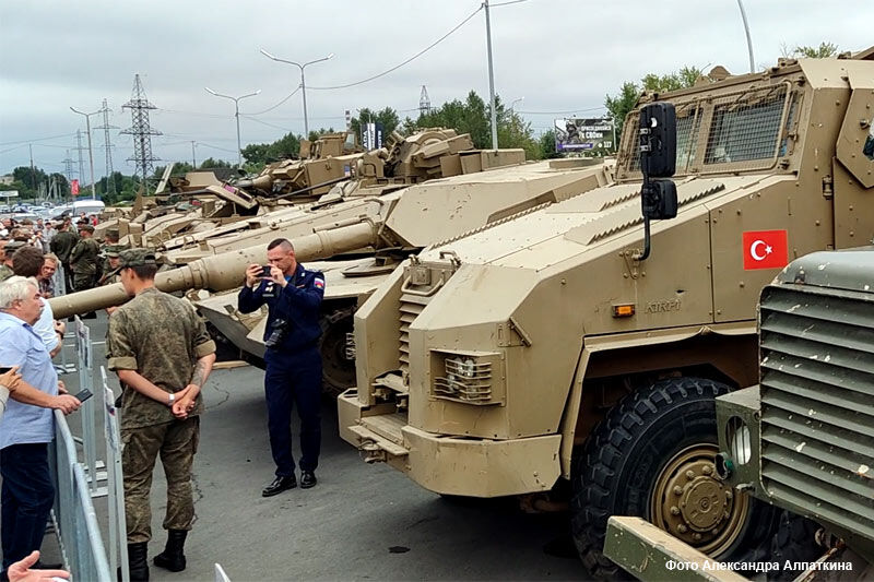 Открытие выставки трофейной техники НАТО