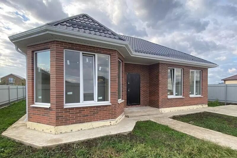 За полгода жители Курганской области построили и оформили около 1200
				индивидуальных жилых домов