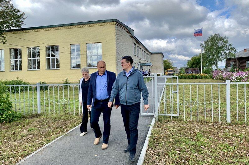 В Половинском округе Курганской области ремонтируют школы