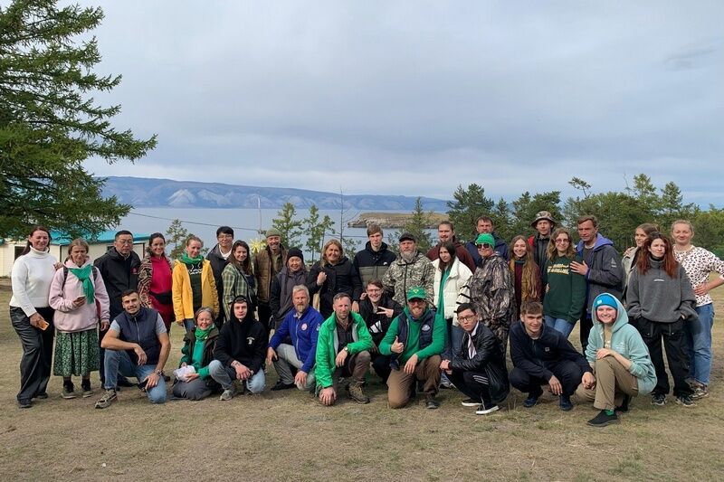 Курганцы высадили деревья на Байкале