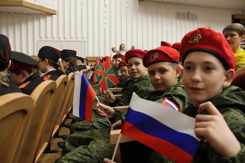 В Кургане прошла патриотическая акция «Беречь Отчизну – долг и честь!»