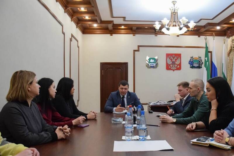 Власти Кургана призвали управкомпании оперативно расчищать дворы от снега