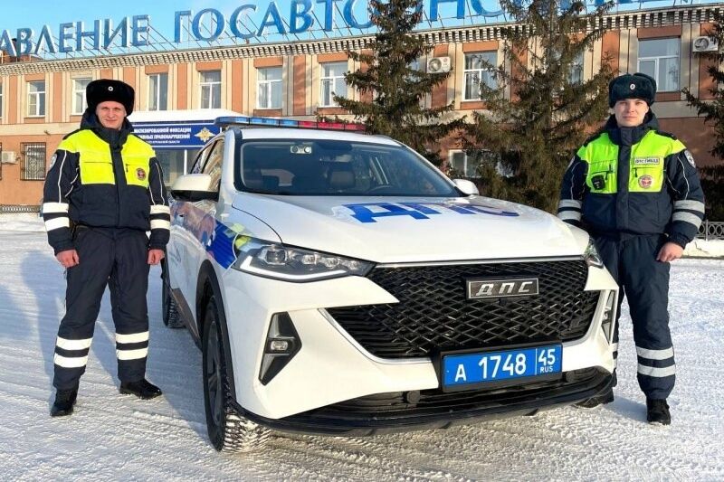 Курганские полицейские помогли подростку добраться домой ночью