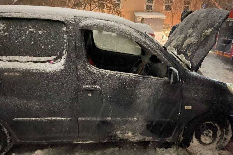 Судимый курганец поджёг автомобиль