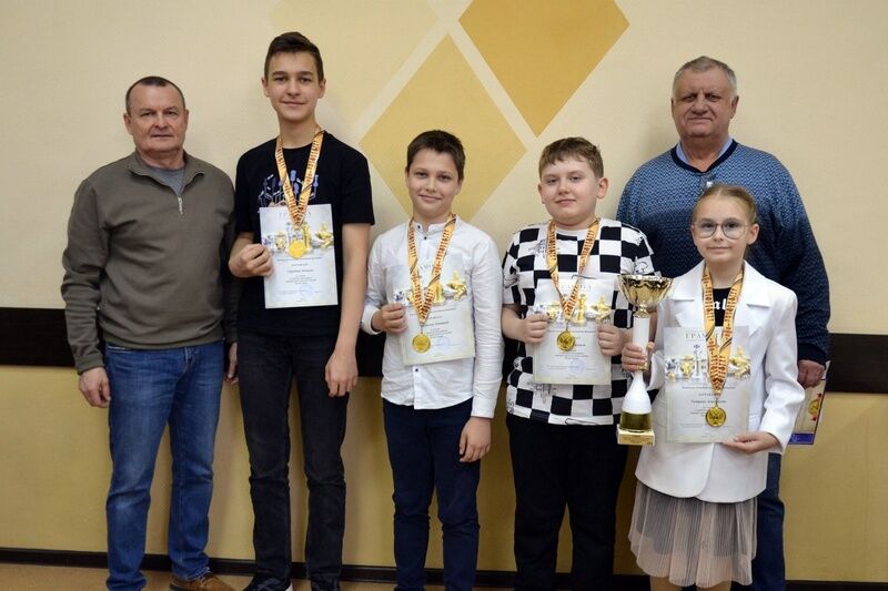 В Кургане стали известны победители шахматного турнира среди школьников