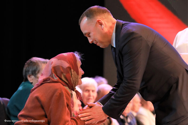 Губернатор Вадим Шумков вручил юбилейные медали «80 лет Победы в Великой Отечественной войне 1941-1945 гг.» ветеранам Курганской области