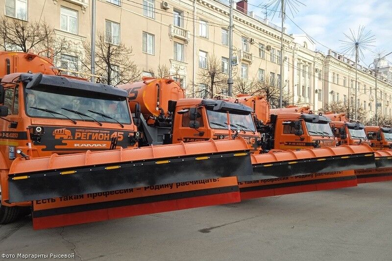 На всесезонное обслуживание дорог Курганской области выйдут десять новых спецмашин