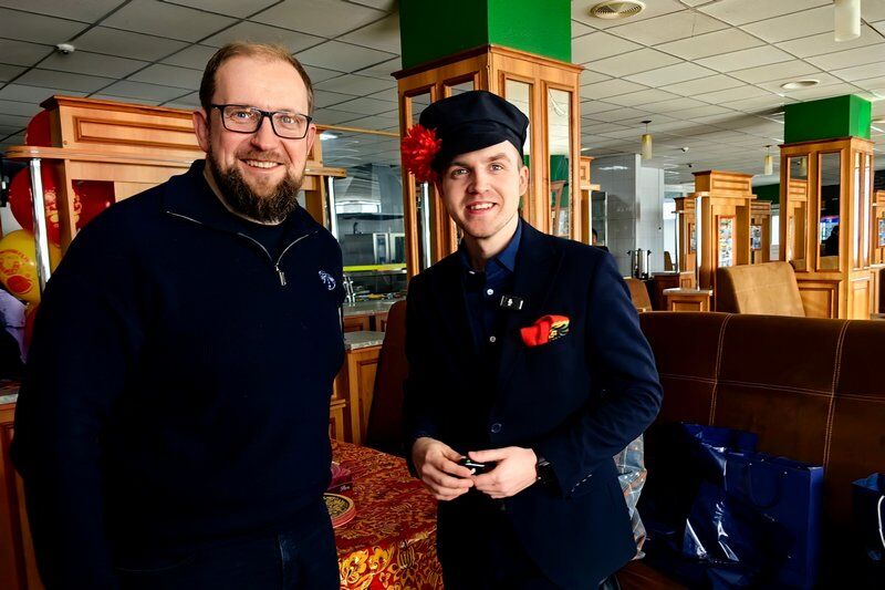 Под Курганом обсудили проблемы придорожного сервиса и накормили дальнобойщиков блинами