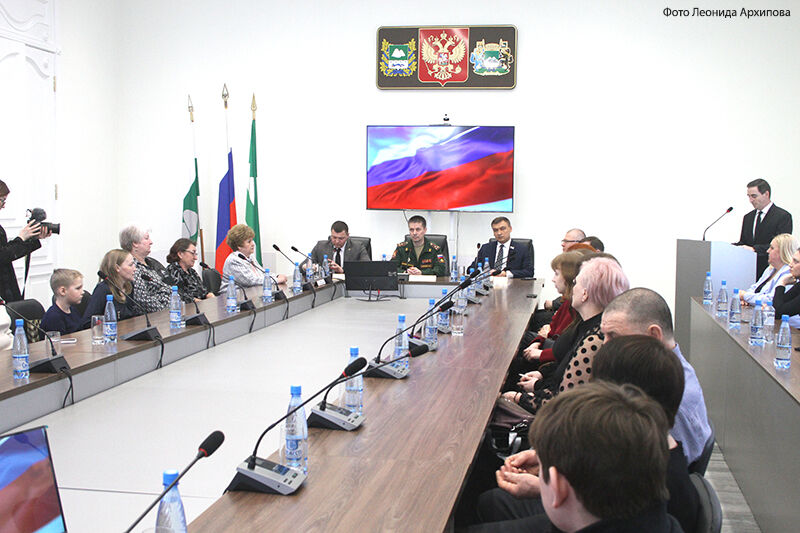 В Кургане семьям бойцов, погибших в ходе специальной военной операции, вручили государственные награды