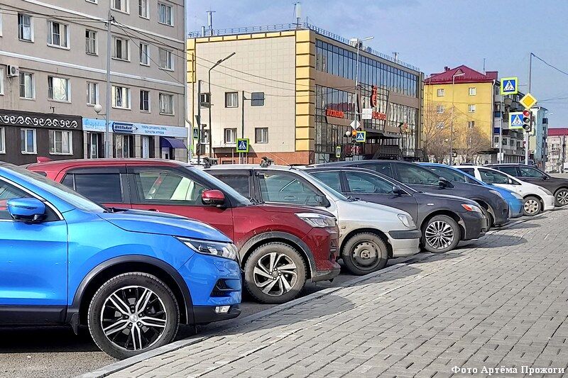 От «шестерки» до Kia Rio — как за 20 лет изменилась женская машина в «Росгосстрахе»