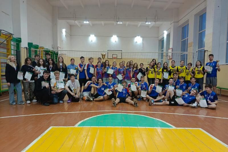 В Кургане завершился сезон школьной волейбольной лиги