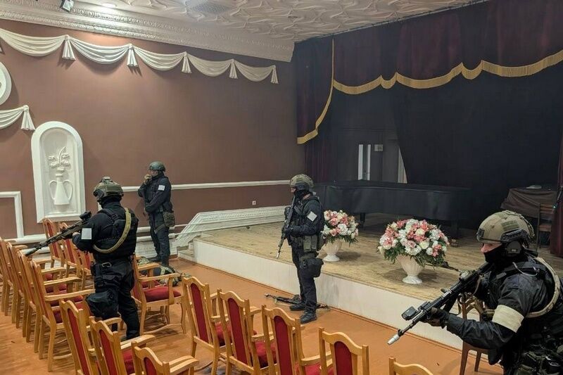 Террористы ликвидированы, заложники освобождены: в курганской филармонии провели масштабные учения