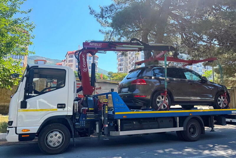Дорогостоящий внедорожник зауральского должника арестовали в Геленджике