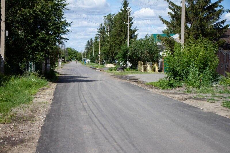 В крупном курганском микрорайоне заасфальтировали участки центральных улиц