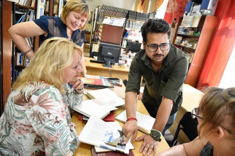 Индус записался в курганскую библиотеку